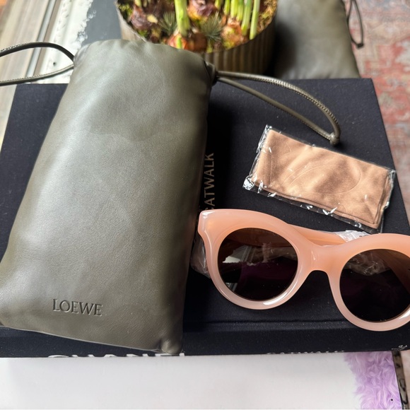 Loewe Tarsier Milky Pink Sunglasses - Picture 2 of 10